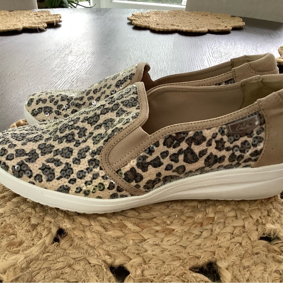 Anne Klein Sport slip ons - Picture 3 of 6